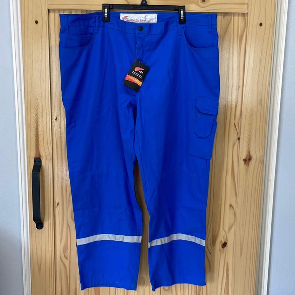 Red Wing Men NWT Blue Reflective Striped Cargo Pants. Size 48” W 30” L.